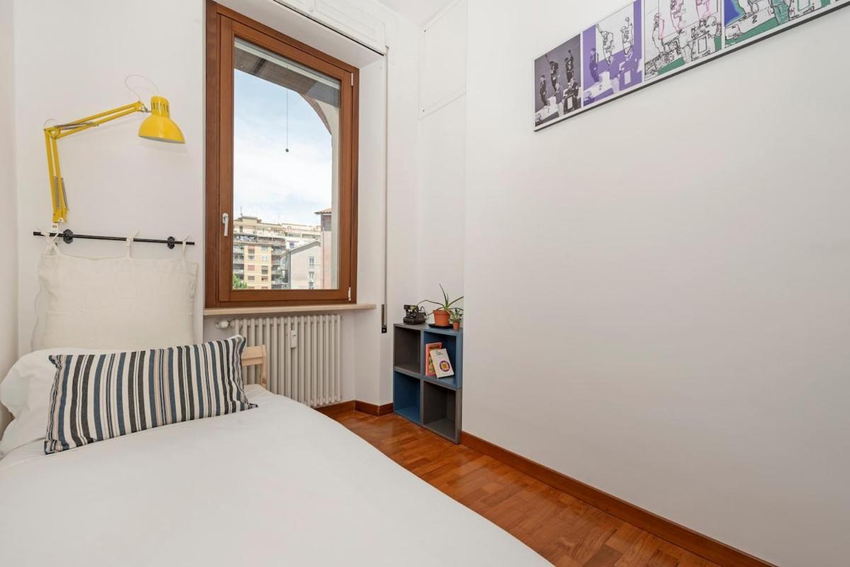 Hip Pad In Garbatella Apartment *